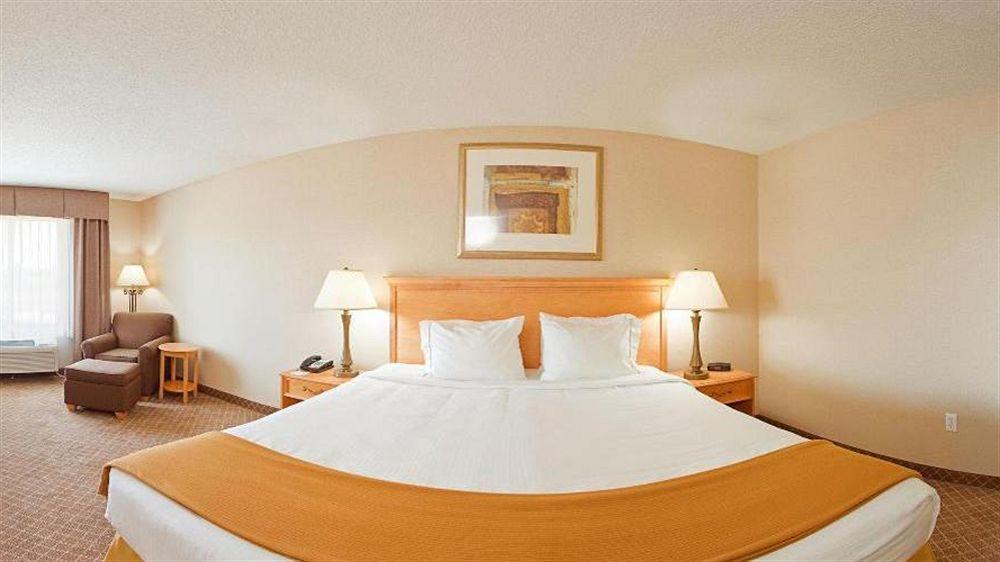 Holiday Inn Express Hotel & Suites Chesterfield - Selfridge Area By Ihg Exteriér fotografie