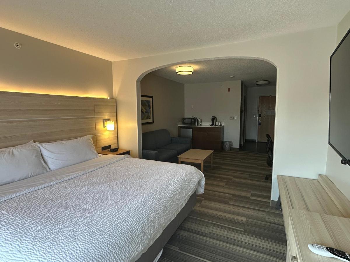 Holiday Inn Express Hotel & Suites Chesterfield - Selfridge Area By Ihg Exteriér fotografie